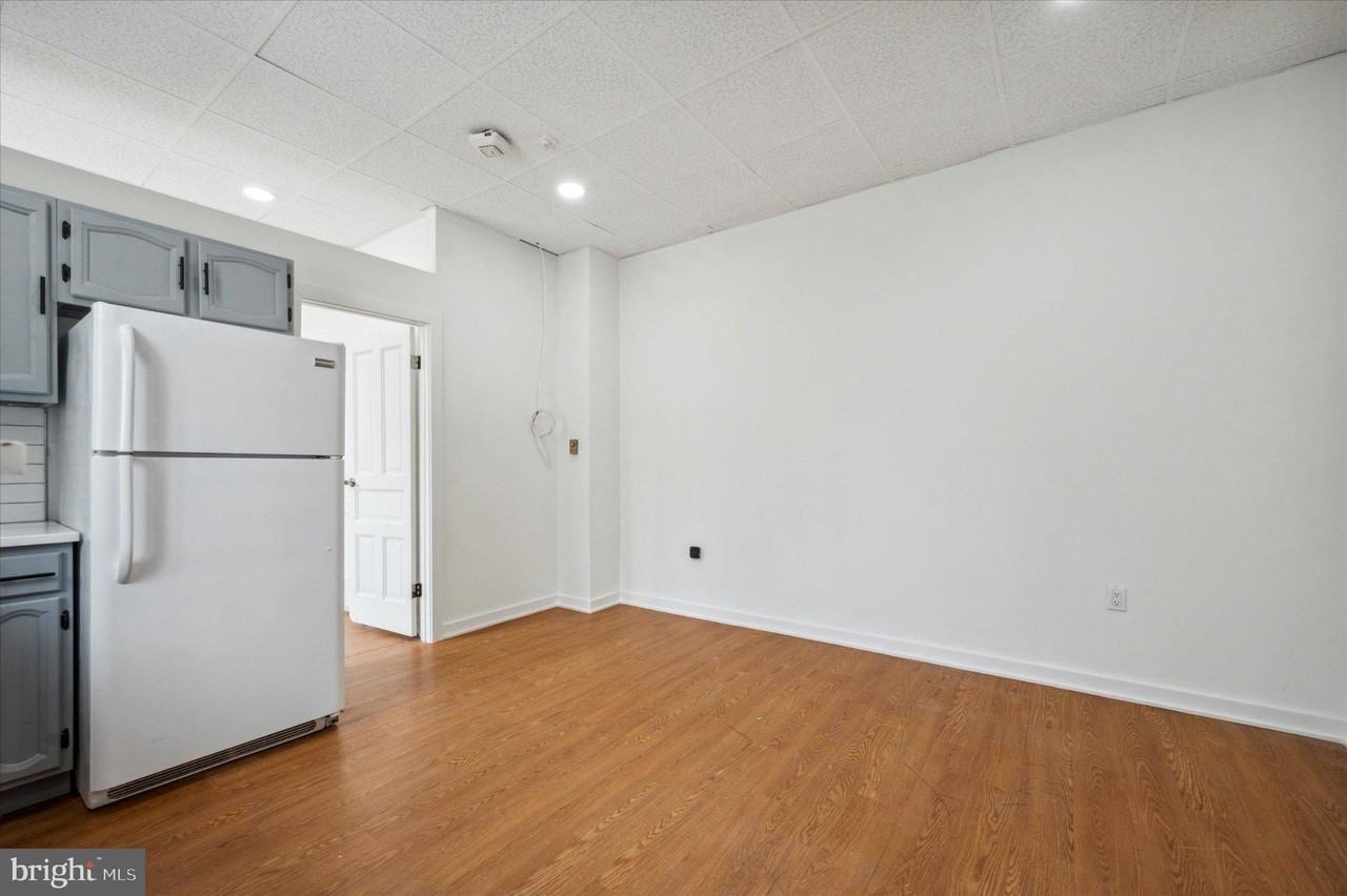 2201 S Hicks St #2R - Photo 3 of 22