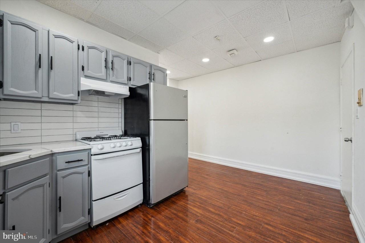 2201 S Hicks St #2R - Photo 7 of 22