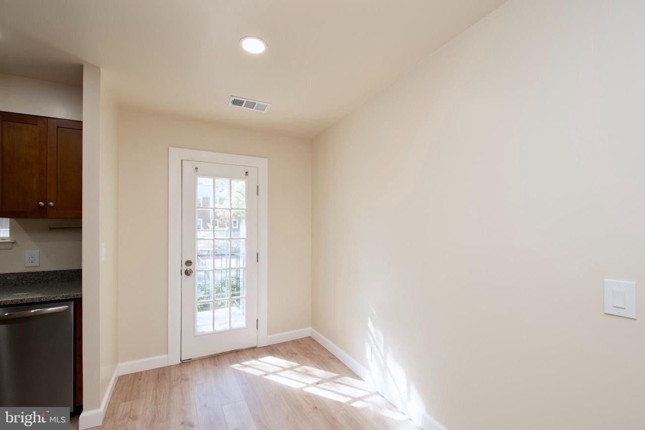 2812 S Wakefield St #B - Photo 5 of 18