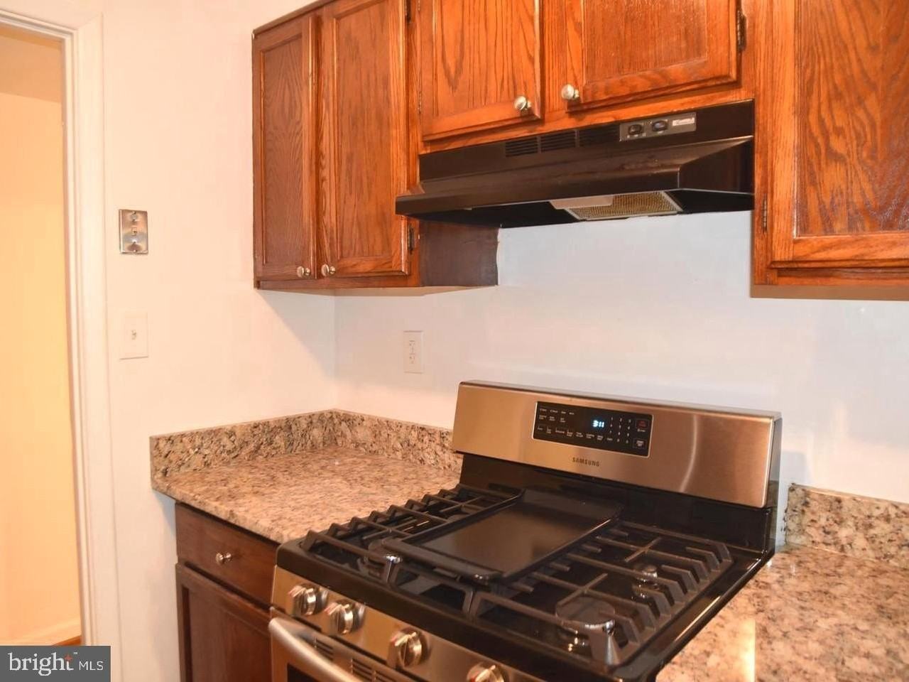 3814 Lyndhurst Dr #103 - Photo 6 of 9