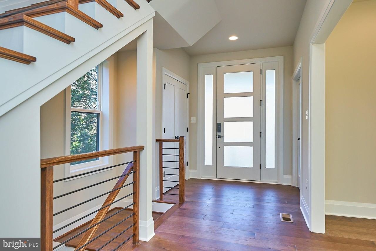 6845 Churchill Rd - Photo 4 of 42