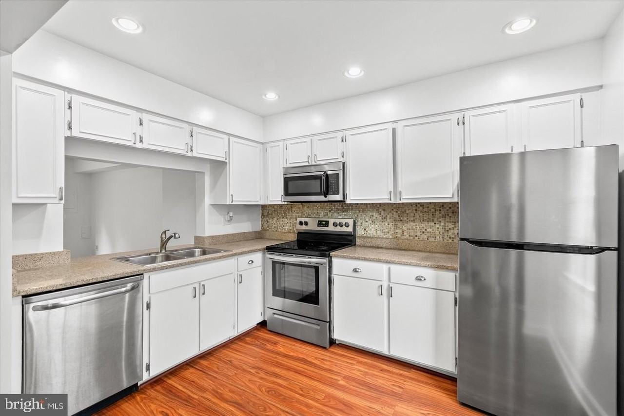 8123 Kingsway Ct #268 - Photo 6 of 33