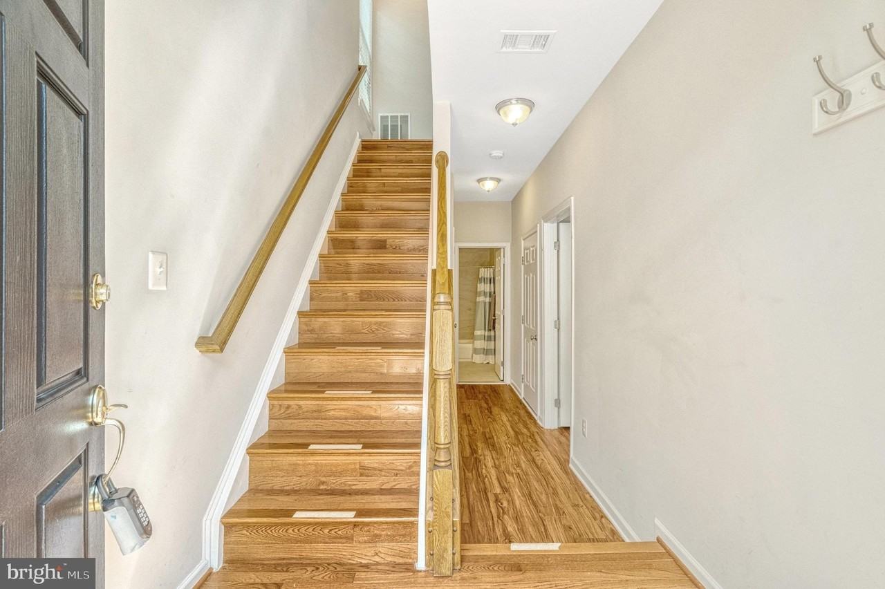 25368 Shipley Ter - Photo 4 of 27
