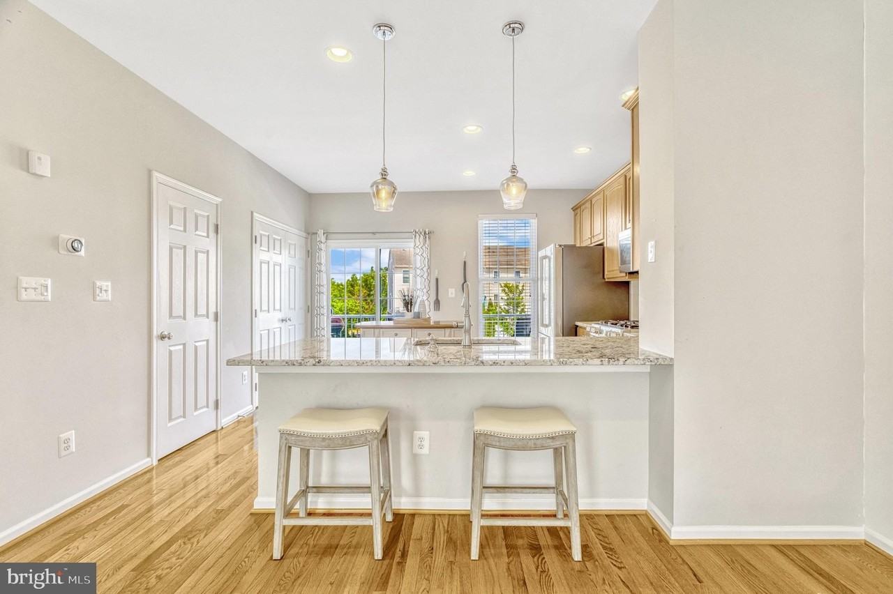 25368 Shipley Ter - Photo 5 of 27