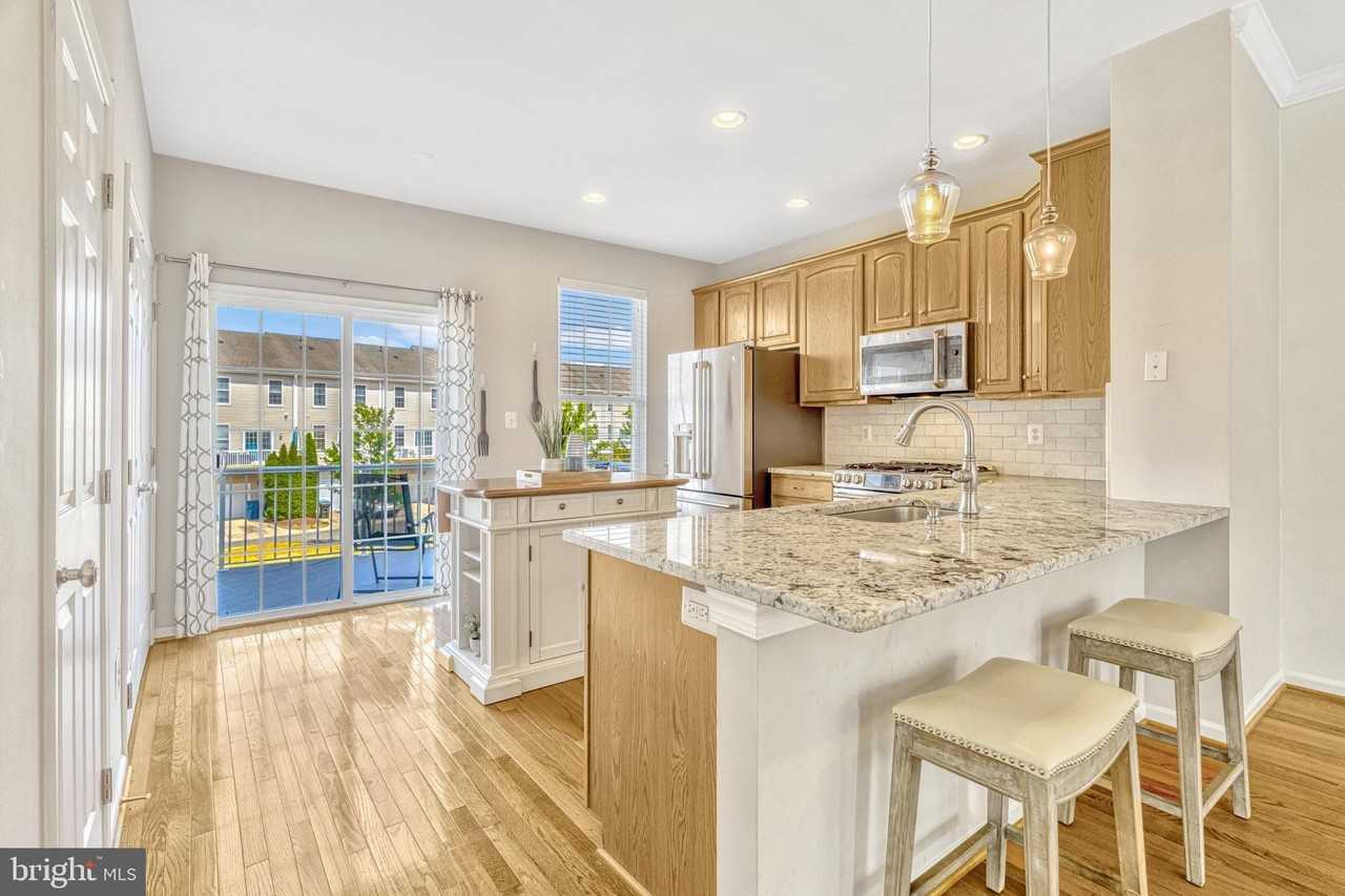 25368 Shipley Ter - Photo 6 of 27