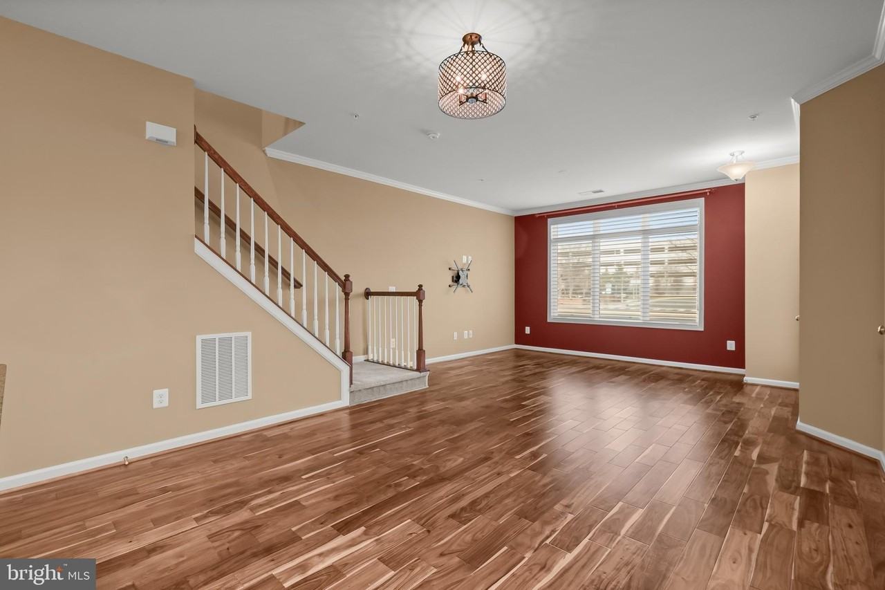 1304 Ribbon Limestone Ter Se - Photo 4 of 33