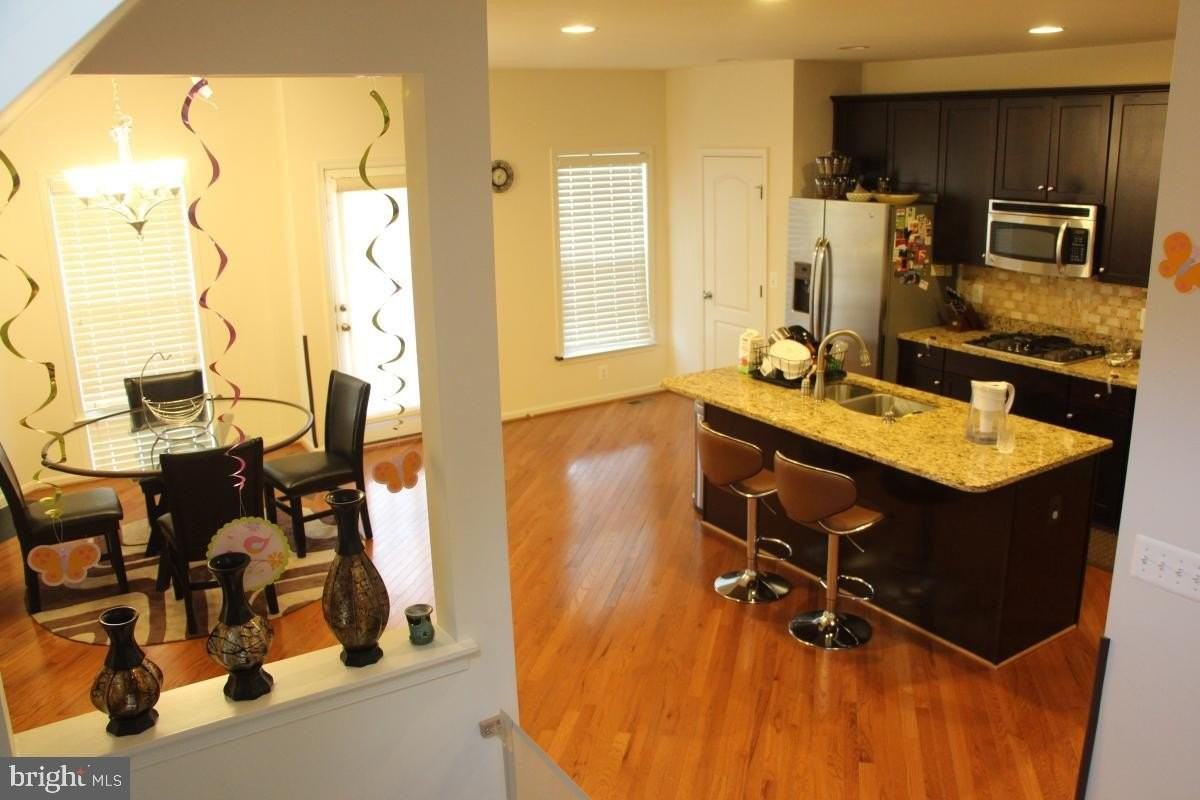 42387 Trellis Sq - Photo 5 of 17