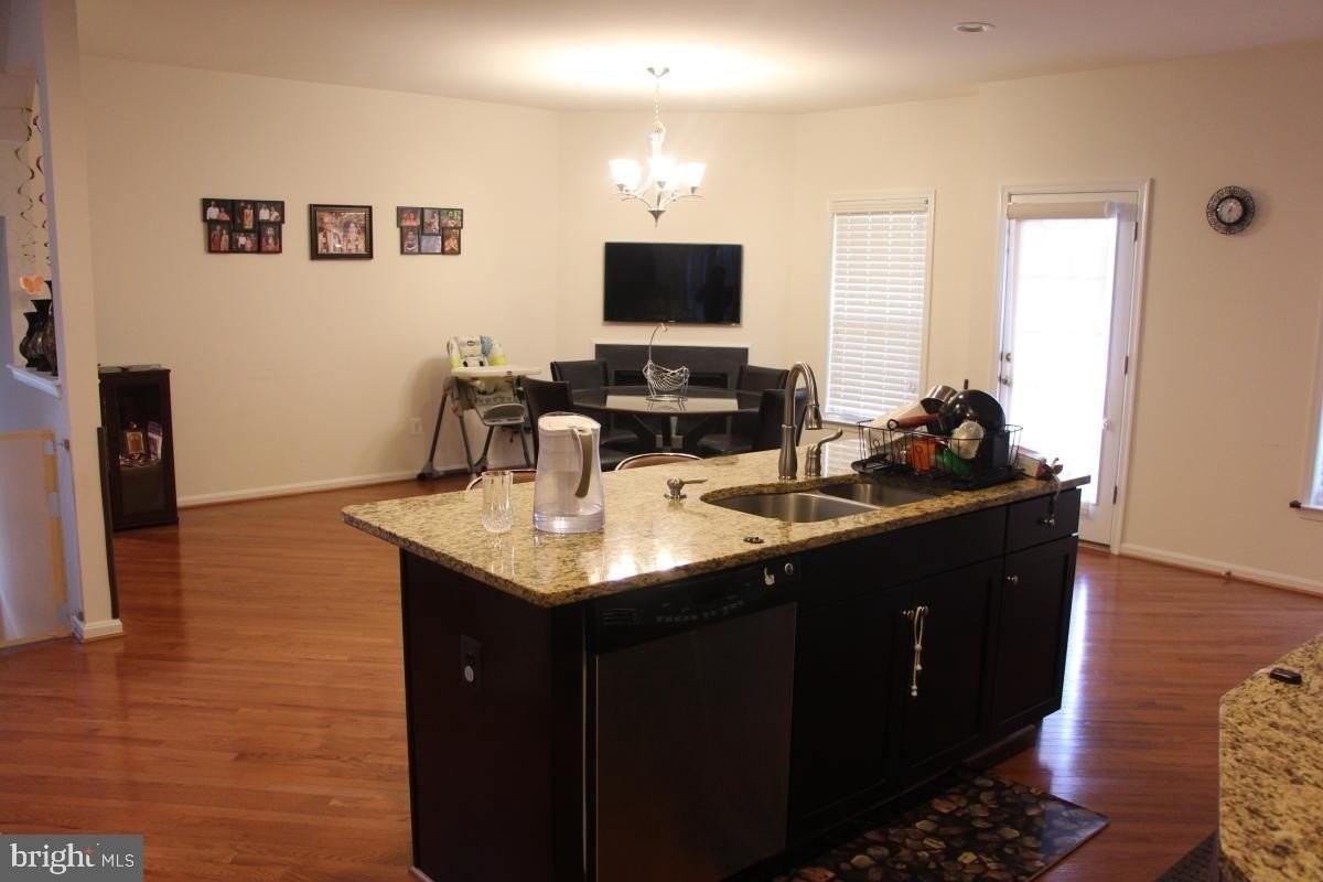 42387 Trellis Sq - Photo 6 of 17