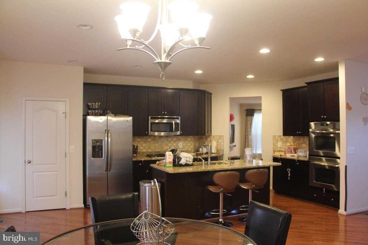 42387 Trellis Sq - Photo 7 of 17