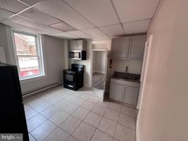 featured image of 117 E Martin St #1