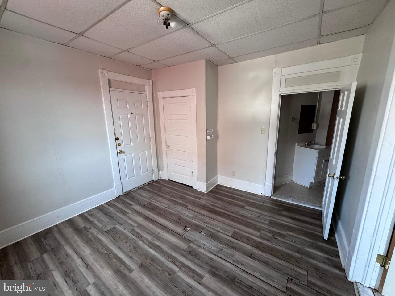 117 E Martin St #1 - Photo 4 of 6