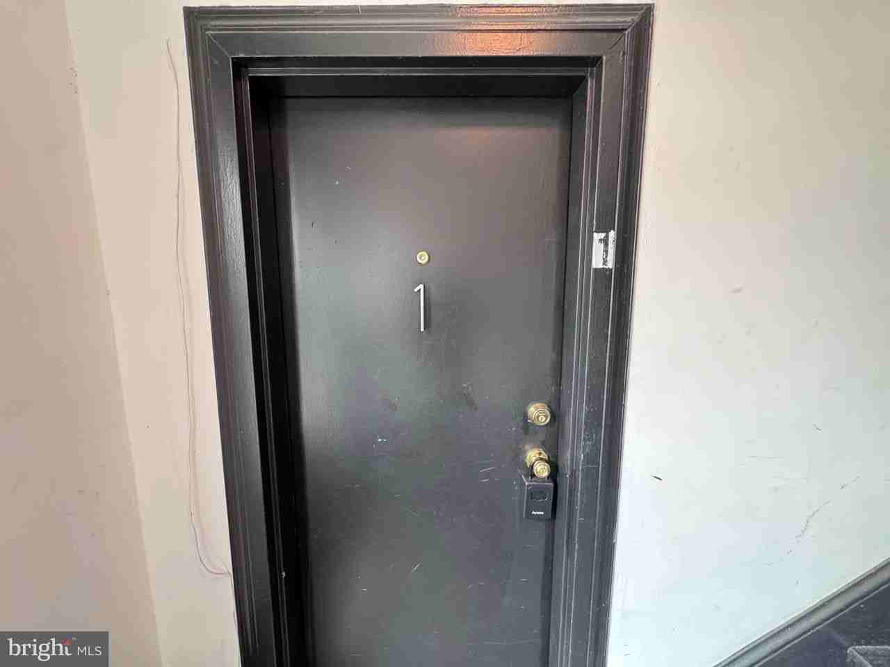 117 E Martin St #1 - Photo 6 of 6
