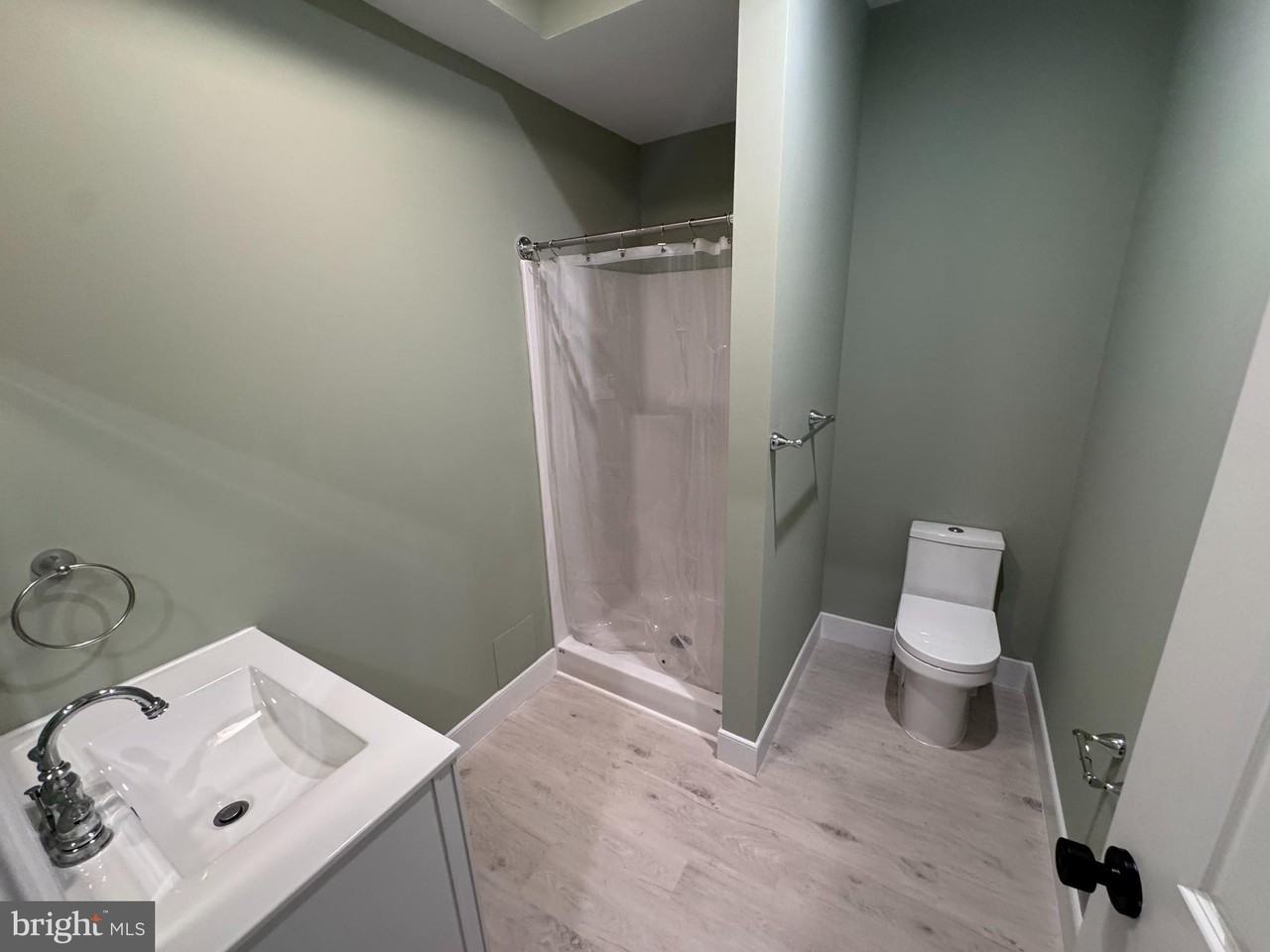 530 N 3rd St #B - Photo 7 of 11