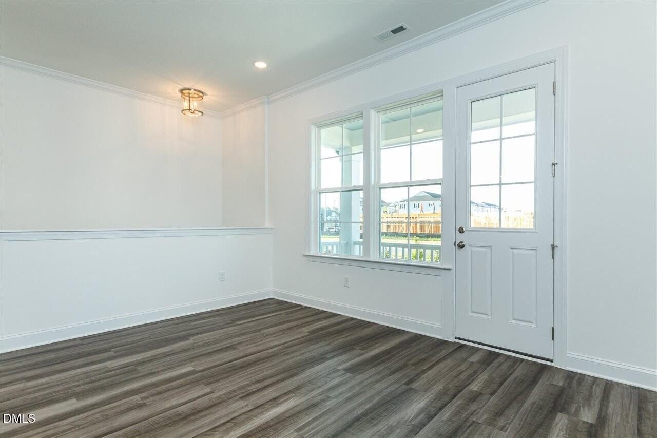 306 Clementine Dr - Photo 4 of 31