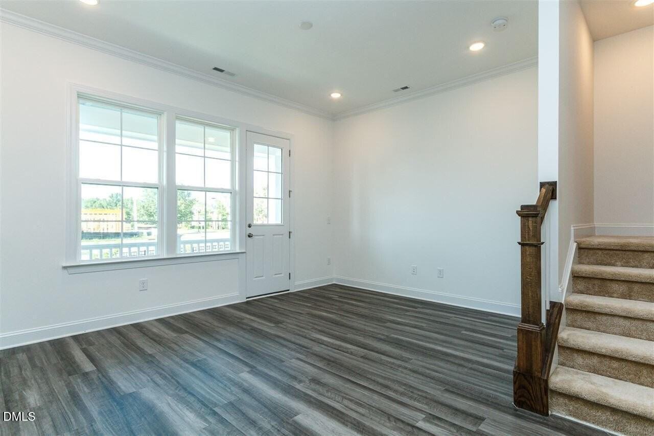 306 Clementine Dr - Photo 5 of 31