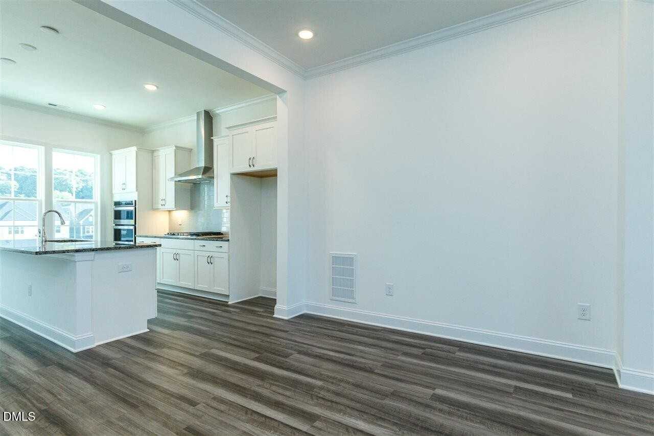 306 Clementine Dr - Photo 6 of 31