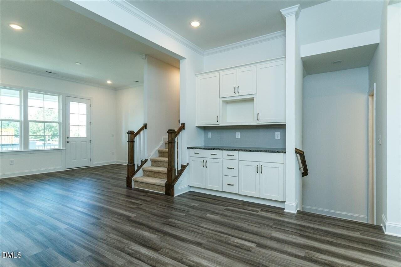 306 Clementine Dr - Photo 7 of 31