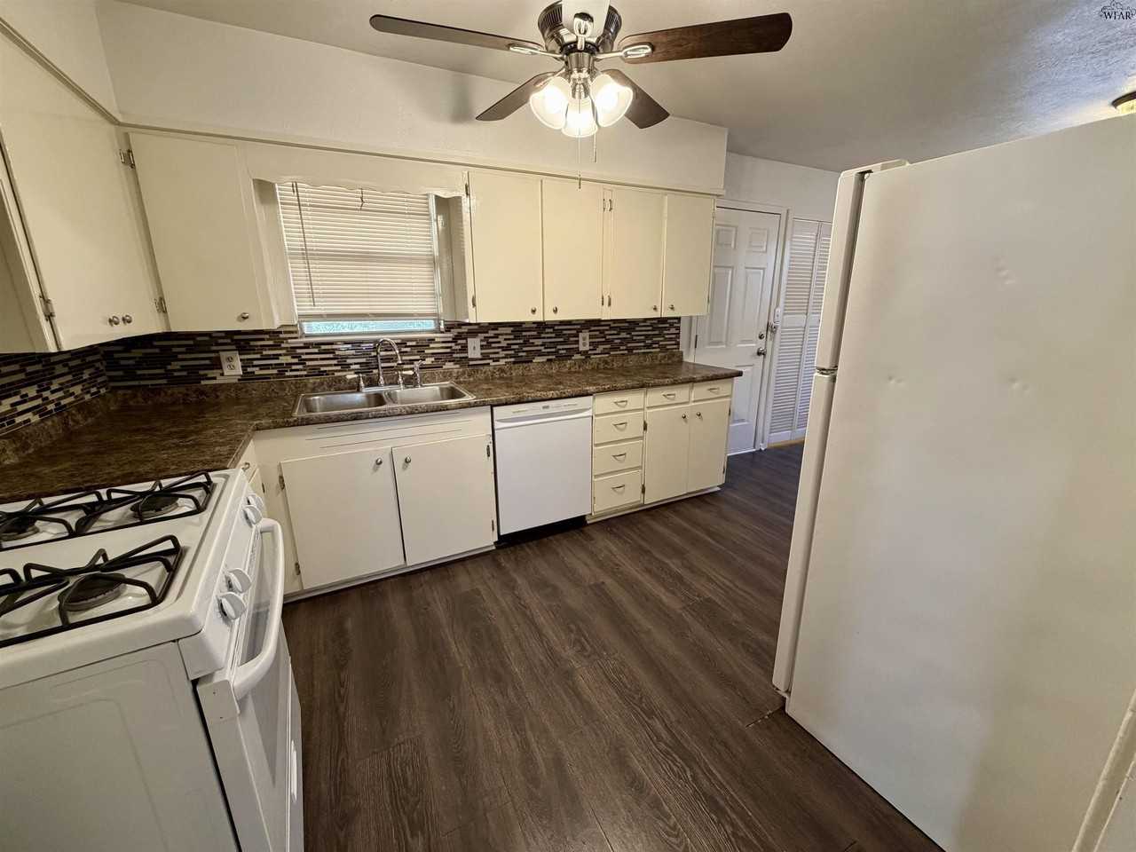 3017 Mcgaha Ave - Photo 3 of 16
