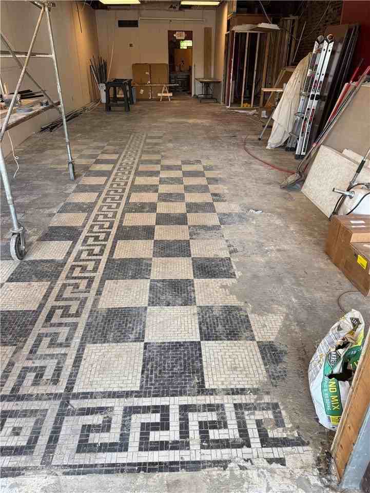 237 Longfellow St - Photo 2 of 3