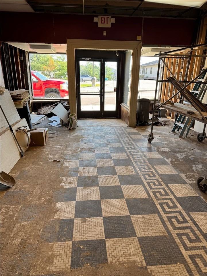 237 Longfellow St - Photo 3 of 3