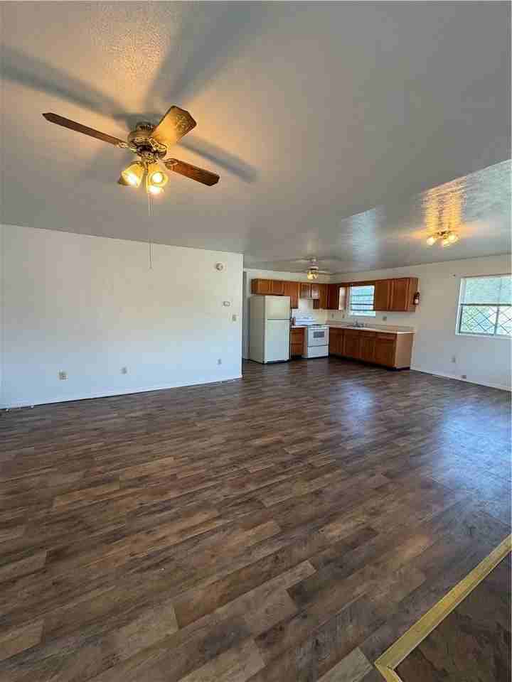 400 S 4th St - Photo 5 of 17