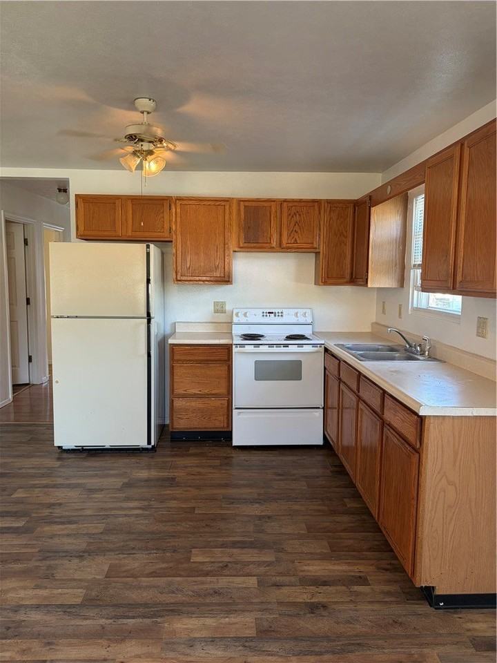 400 S 4th St - Photo 6 of 17