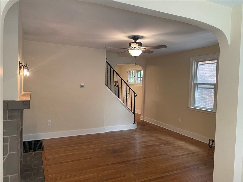 721 Center Ave - Photo 3 of 20