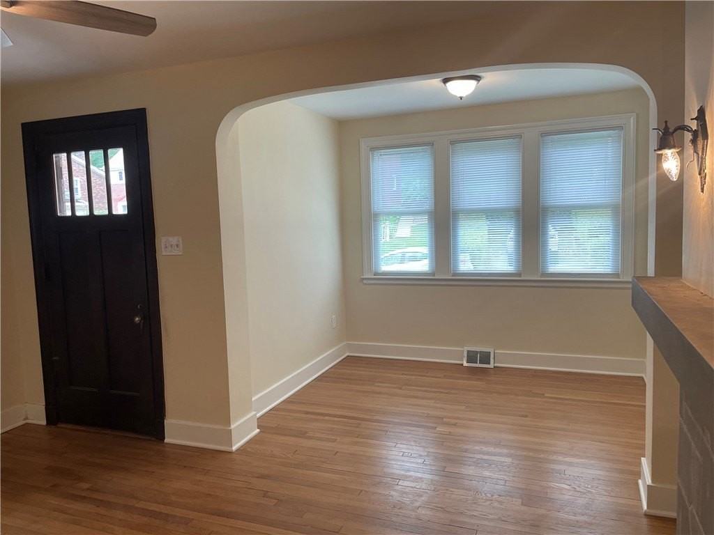 721 Center Ave - Photo 5 of 20