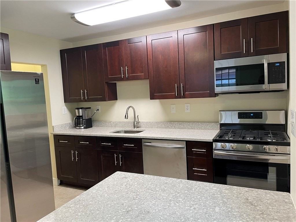 721 Center Ave - Photo 6 of 20