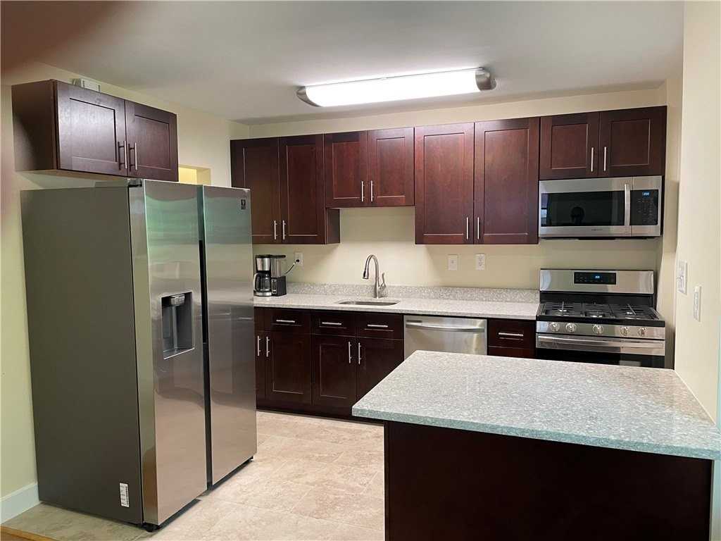 721 Center Ave - Photo 7 of 20
