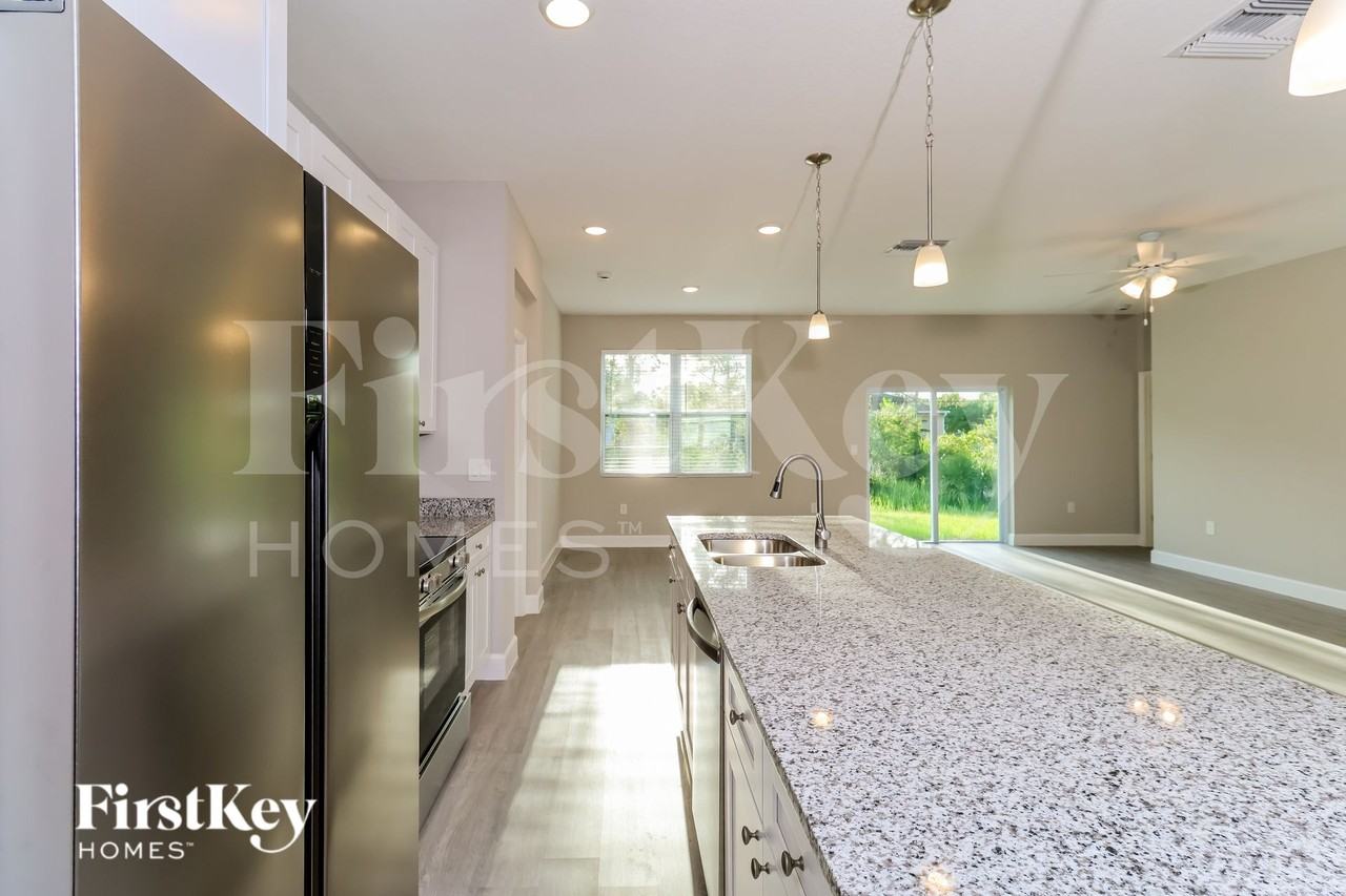 2950 Tolman Ave Se - Photo 5 of 16