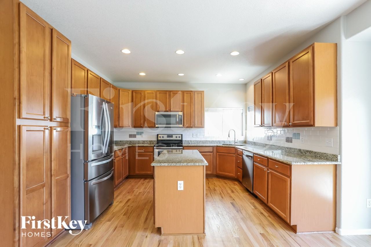 10634 Lewiston St - Photo 7 of 15
