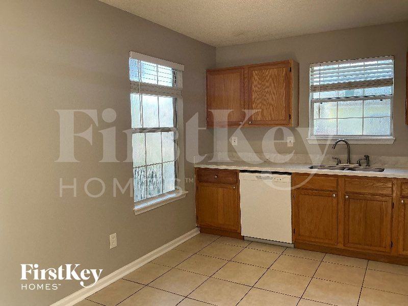 4275 Hanging Moss Dr - Photo 7 of 13