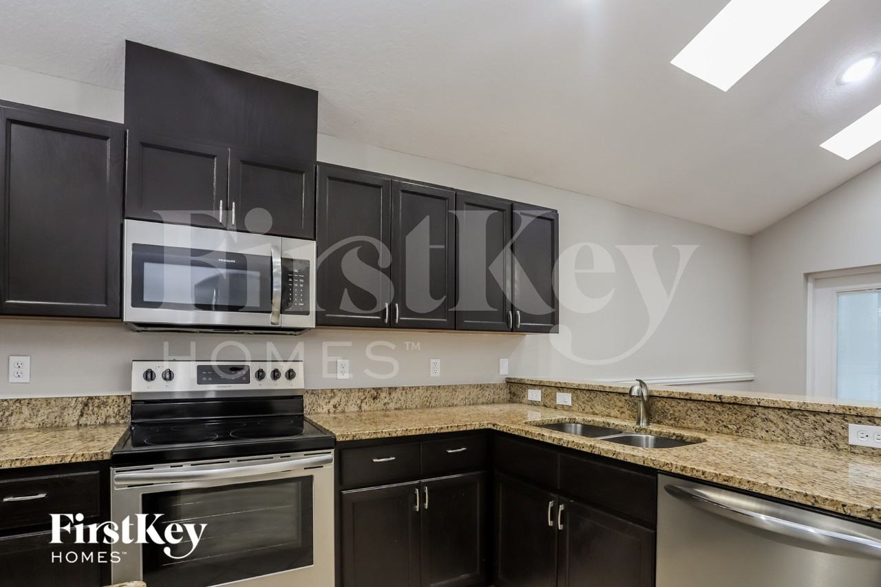 616 Sunset Beach Ct - Photo 5 of 15