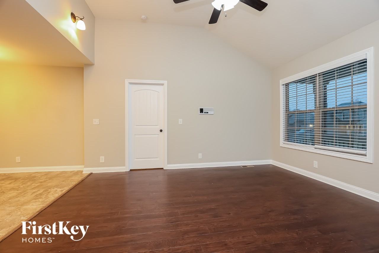 525 Magnolia Dr - Photo 3 of 15