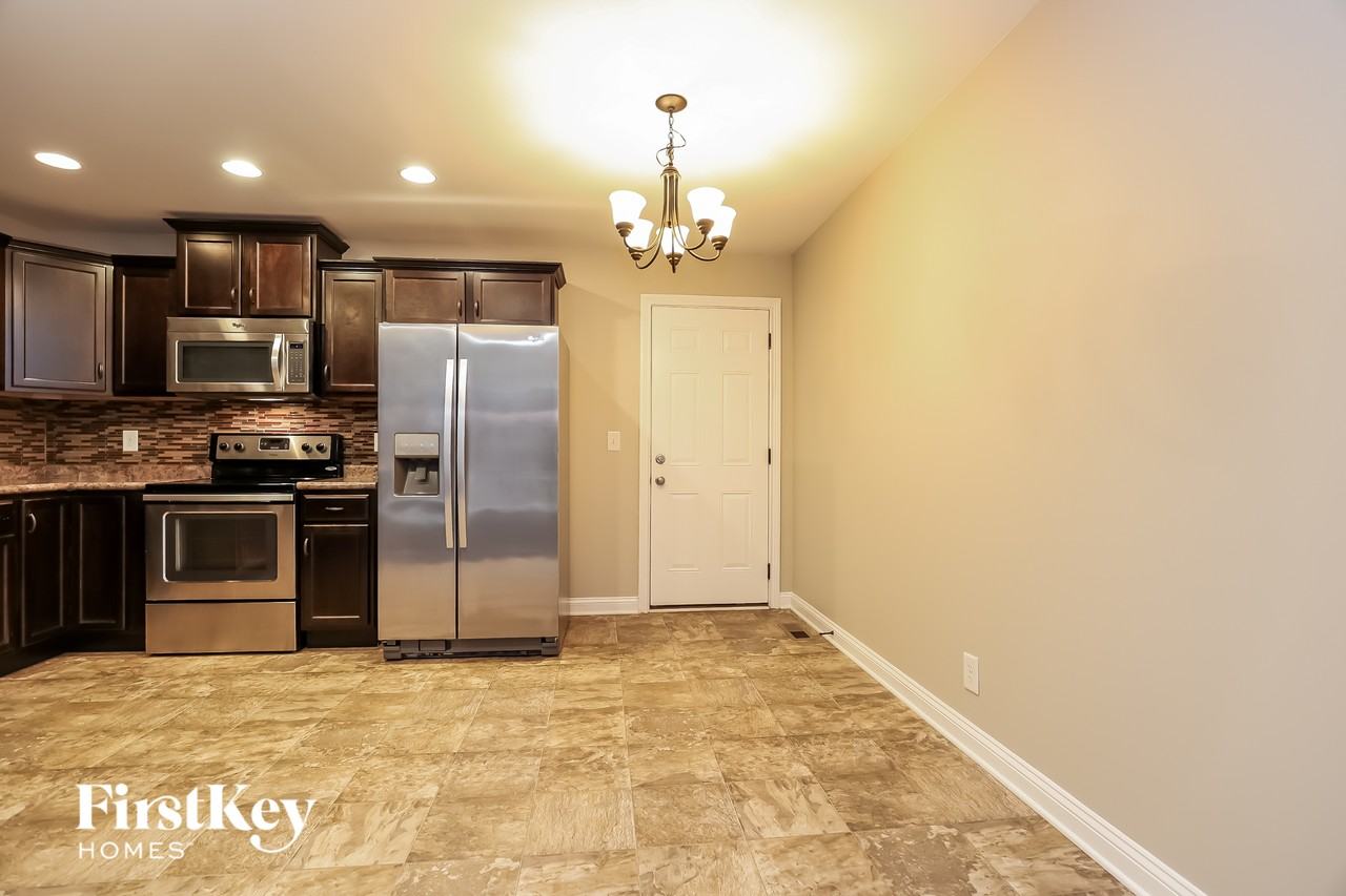 525 Magnolia Dr - Photo 4 of 15