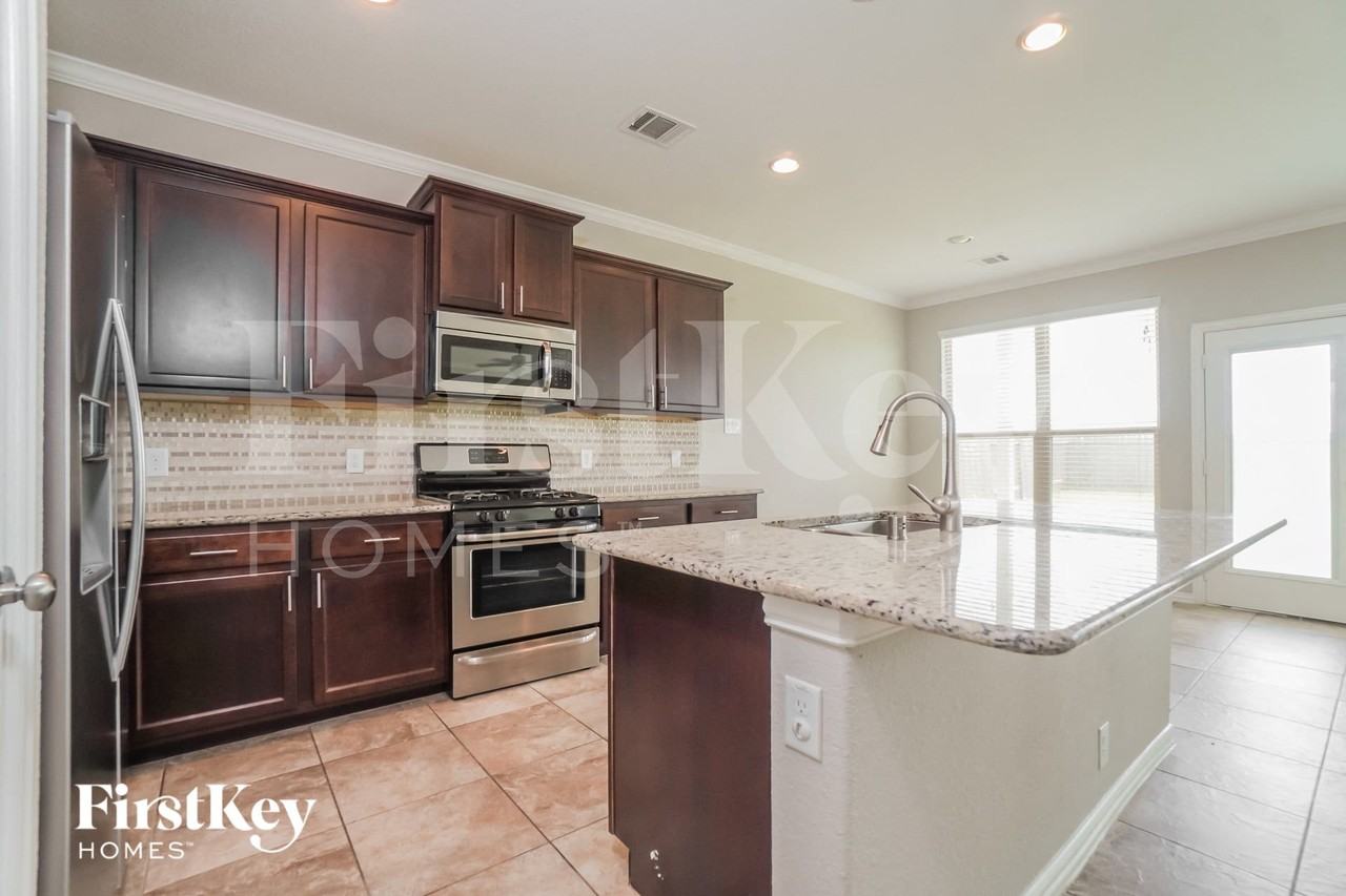6730 Trinity Trail Ln - Photo 5 of 15
