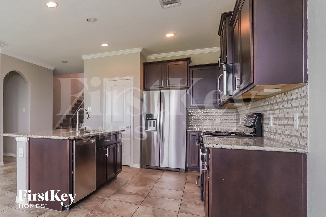 6730 Trinity Trail Ln - Photo 7 of 15