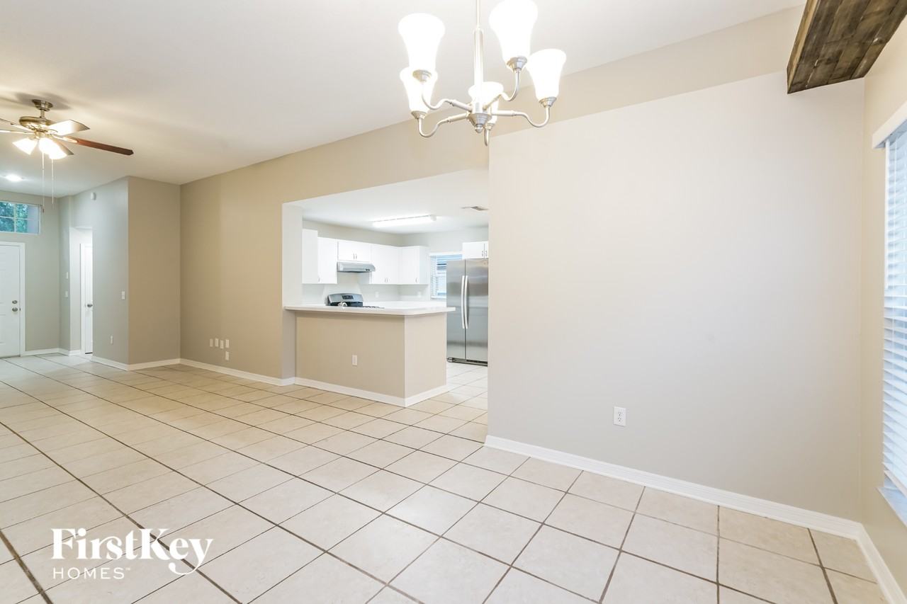 28807 Skyglade Pl - Photo 4 of 15