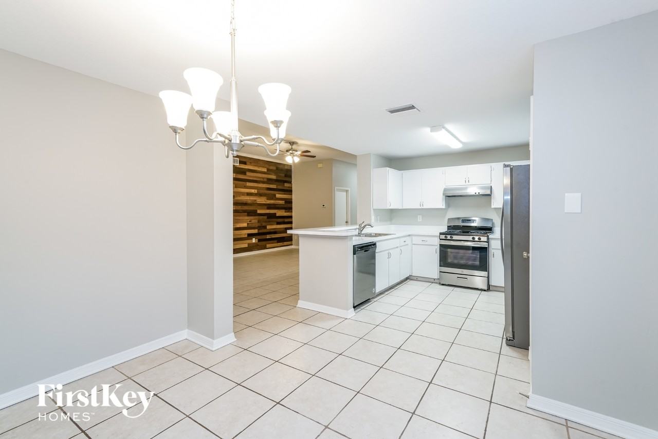 28807 Skyglade Pl - Photo 5 of 15