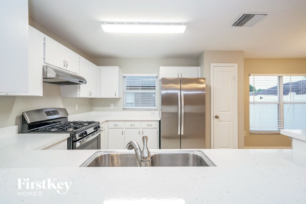 28807 Skyglade Pl - Photo 6 of 15
