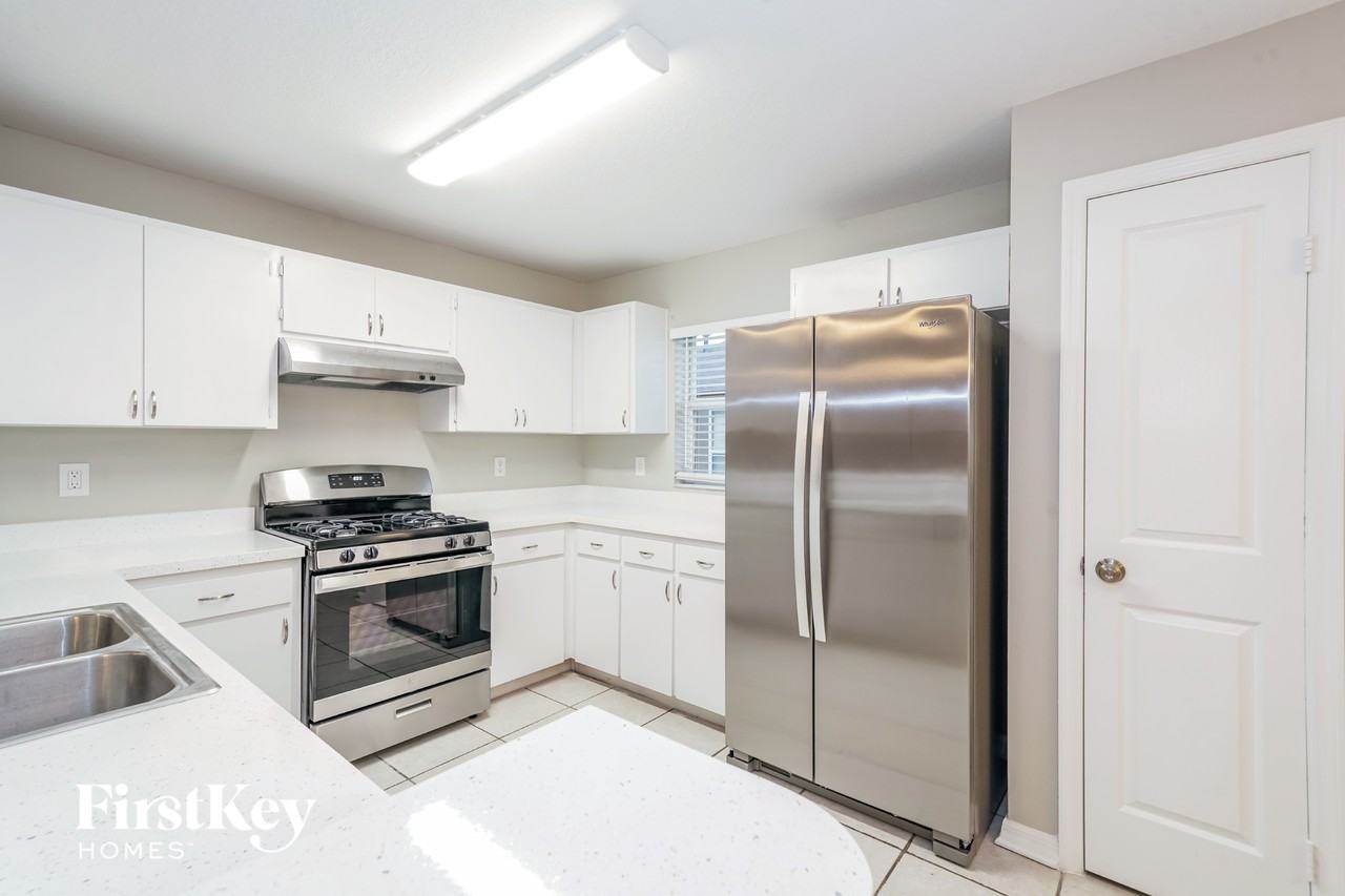 28807 Skyglade Pl - Photo 7 of 15
