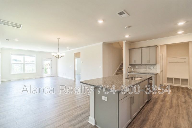 7871 Iron Rd - Photo 3 of 22