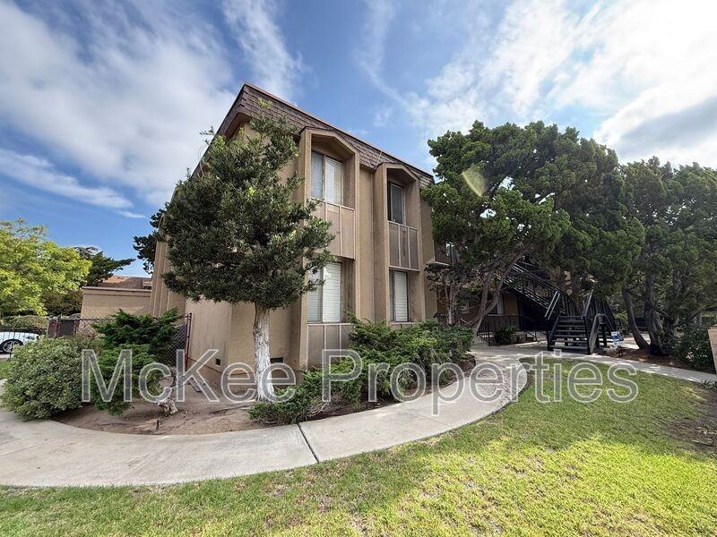 230 W Walnut Ave #D - Photo 4 of 11