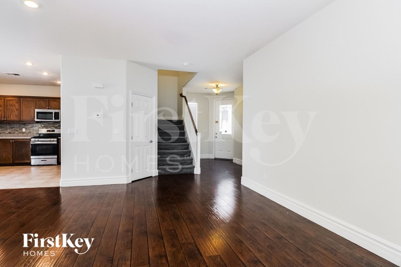 9742 Marcelline Ave - Photo 4 of 16
