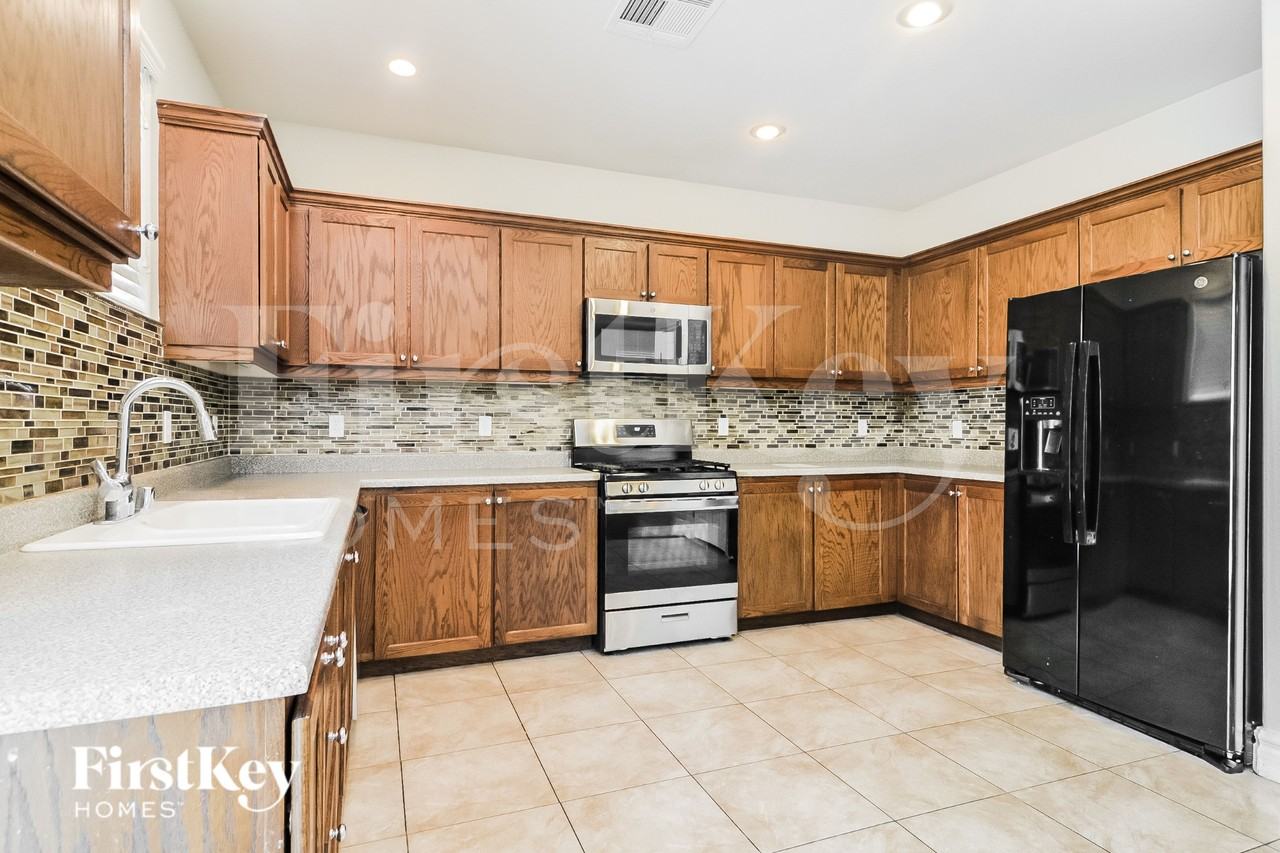 9742 Marcelline Ave - Photo 6 of 16