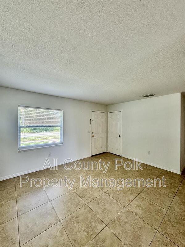2415 S Crystal Lake Dr - Photo 4 of 16