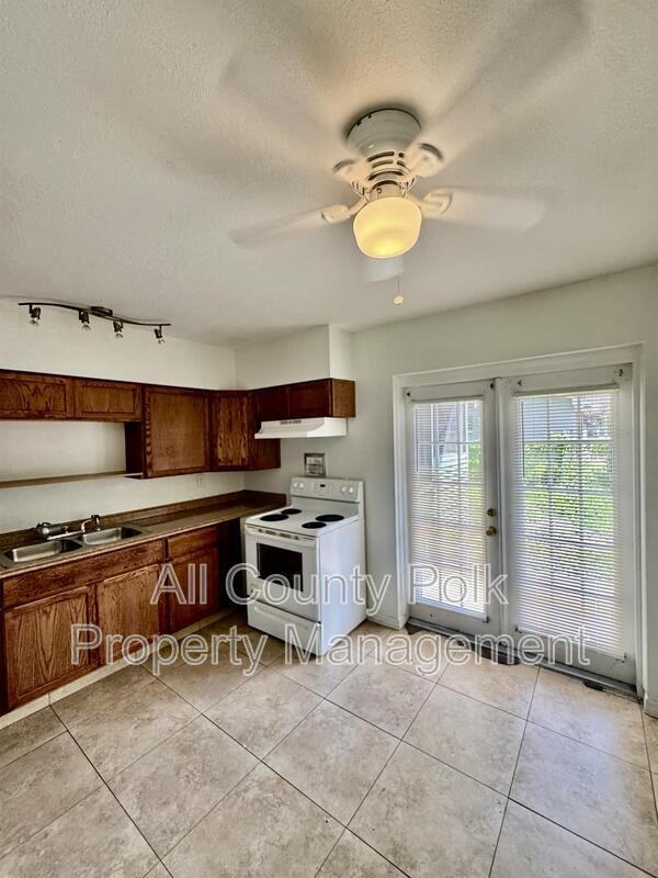 2415 S Crystal Lake Dr - Photo 5 of 16