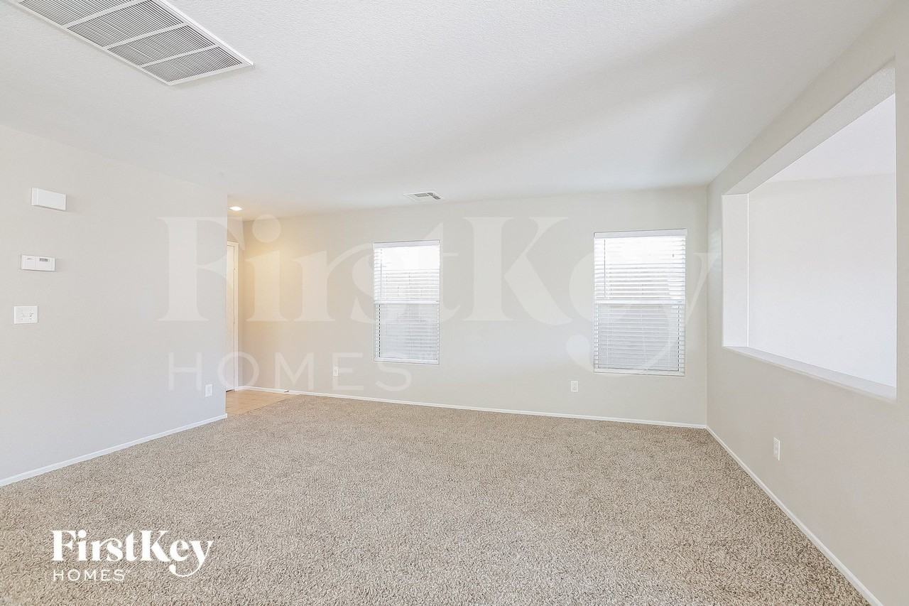 9120 Patrick Henry Ave - Photo 3 of 15