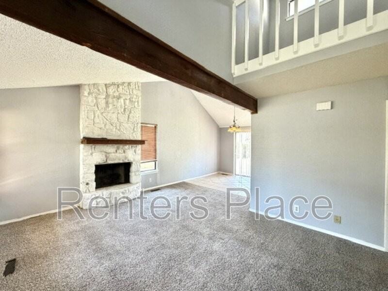 1920 N Desert Palm Ave - Photo 2 of 17